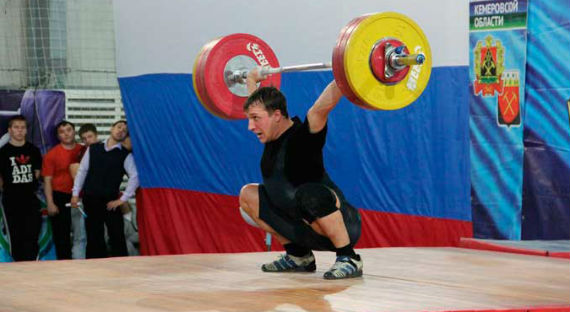 Тяжелоатлеты из Хакасии взяли две медали на чемпионате СФО в Красноярске