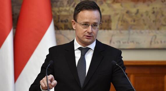 Глава МИД Венгрии обвинил Брюссель в шантаже