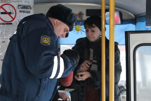 Сотрудники ГИБДД проверили водителей автобусов в Черногорске