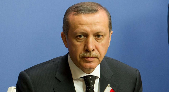 Эрдоган обвинил НАТО в поставке оружия террористам