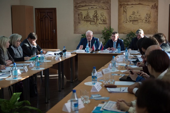 Министр труда и соцзащиты России провел в Хакасии совещание