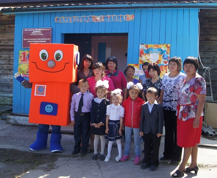 В Хакасии школьникам подарили оранжевое настроение в День знаний