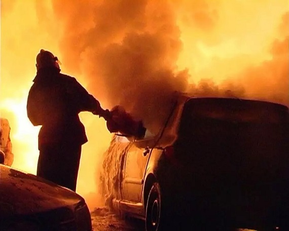 В Черногорске из-за неисправности загорелся автомобиль