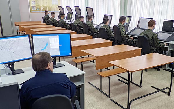 Студенты ХГУ получают воинскую специальность - оператор РЛС