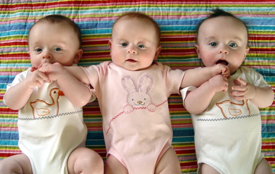 В Хакасии за рождение тройни выплатят миллион рублей