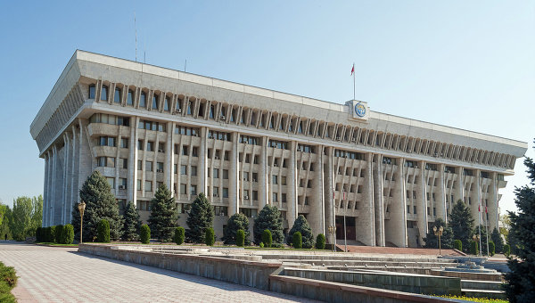 Кыргызстан разорвал договор о сотрудничестве с США