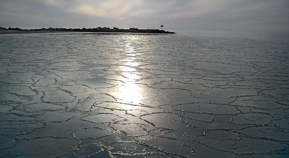 Азовское и Каспийское моря аномально замерзают