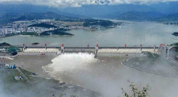 На китайской ГЭС «Санься» продолжается рост воды