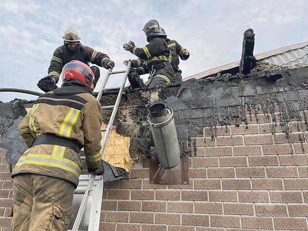 Пятнадцать пожаров потушили в Хакасии за выходные