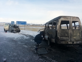 Горящая маршрутка: в Хакасии в ДТП пострадали 6 человек
