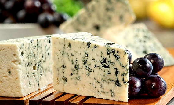 В Саяногорске начнут делать элитный сыр с голубой плесенью