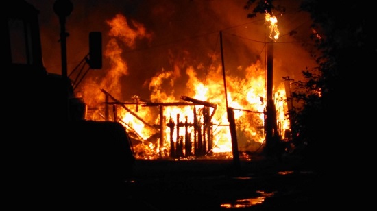 В Хакасии сгорели баня и надворные постройки