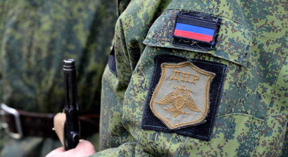 Власти ДНР и ЛНР привели войска в боевую готовность