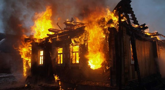 Пожары в Хакасии: сгорели постройки в Усть-Абакане и Саяногорске