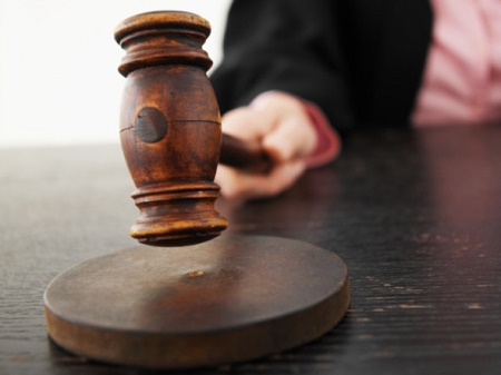 Житель Хакасии в суде ответит за то, что поджег свою сестру