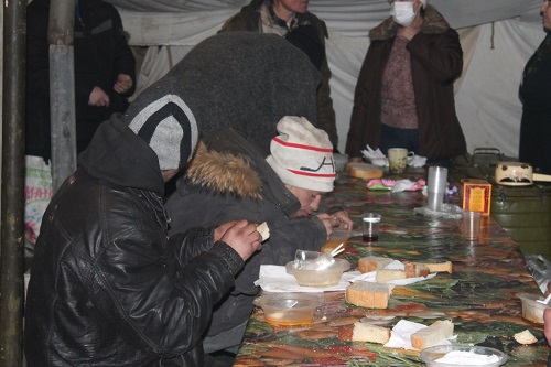 В Абакане начал работать пункт питания для бездомных граждан