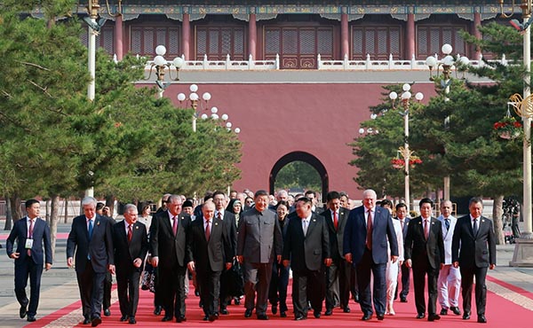 Владимир Путин присутствовал на торжественном военном параде в Китае