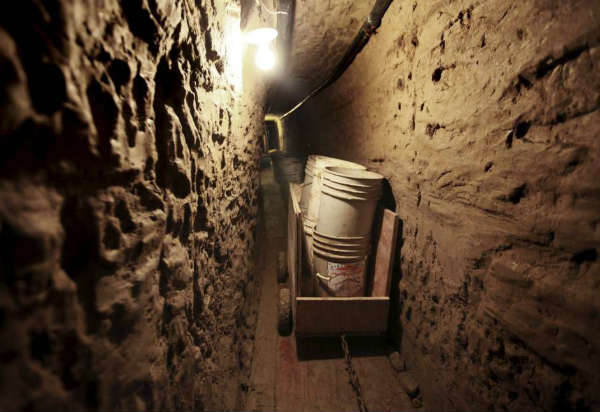 Из США в Мексику —обнаружен тоннель в 300 метров