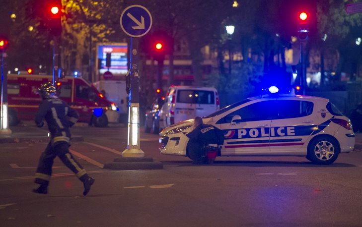 До 140 человек погибли в терактах в Париже