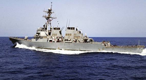 Американский эсминец вновь обстрелян у берегов Йемена