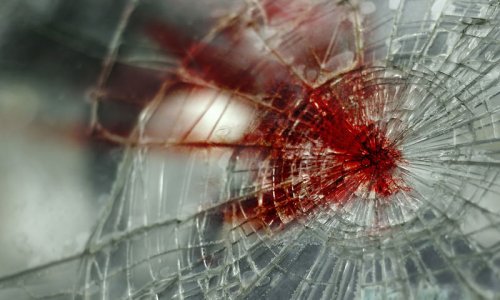В Хакасии водитель сбил женщину и оставил ее умирать на дороге