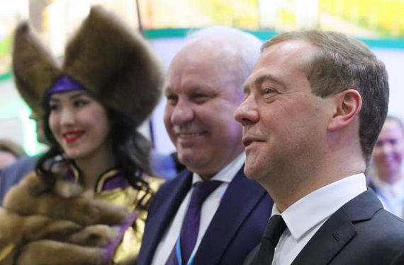В Сочи Виктор Зимин представил Дмитрию Медведеву план по развитию Хакасии