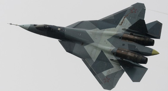 Новейший российский истребитель Т-50 запускается в "серию"