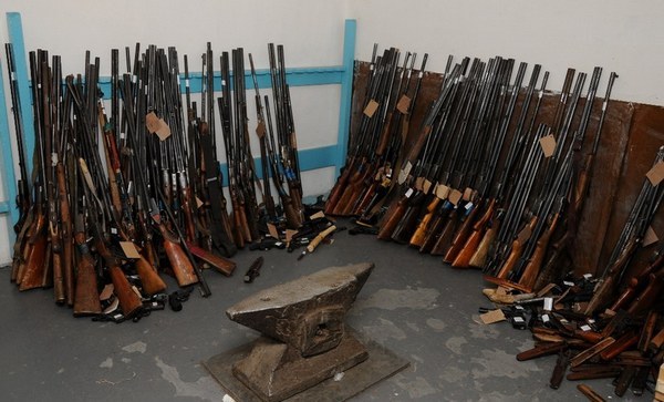 В Ростове у полиции украли оружие
