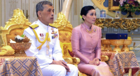 Король Таиланда женился на своей охраннице