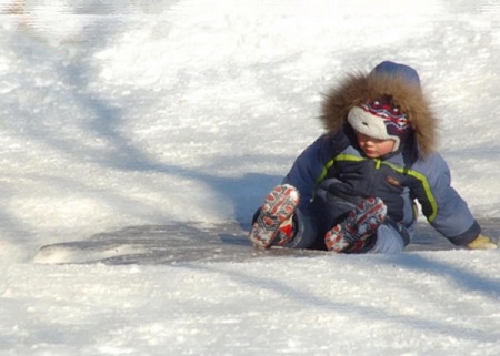 В России дети гибнут подо льдом и травятся угарным газом
