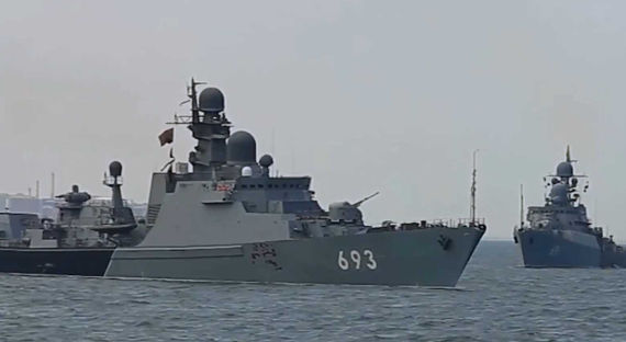 Корабли НАТО в Черном море встретила целая делегация