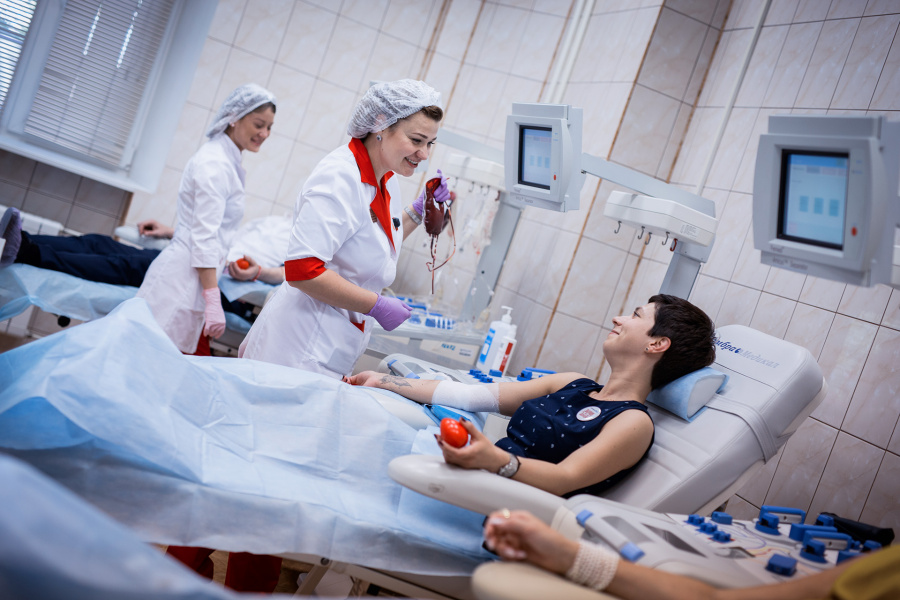Жителям Хакасии предлагают пополнить банк крови в преддверии новогодних праздников