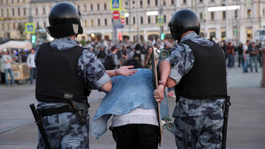 Больше тысячи человек задержали в Москве