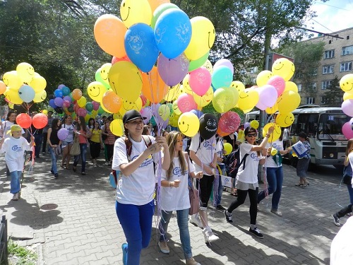 В первый день лета активисты «Единой России» подарят всем хорошее настроение