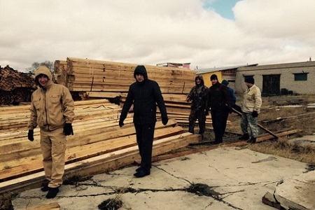 Правительство Хакасии выехало на субботники в пострадавшие села