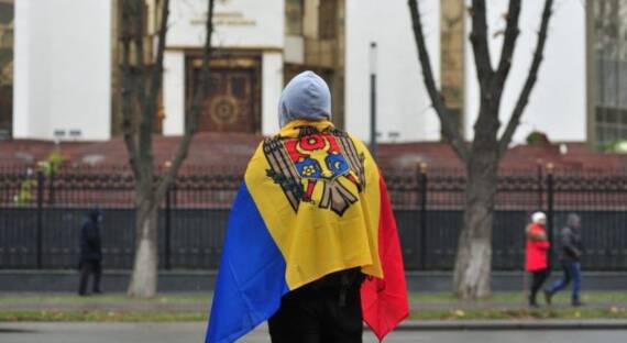 Молдавский парламент признал молдавский язык румынским