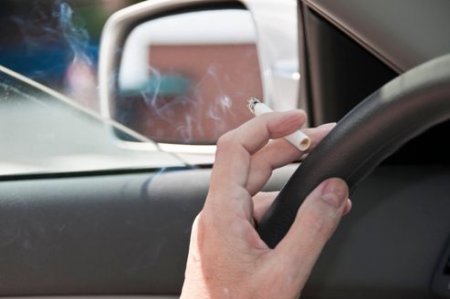 Российская молодежь просит депутатов запретить курение в авто