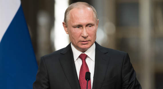 Путин поручил продлить программу льготной ипотеки