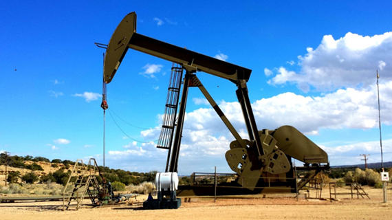 Нефть выросла в цене до ноябрьского уровня