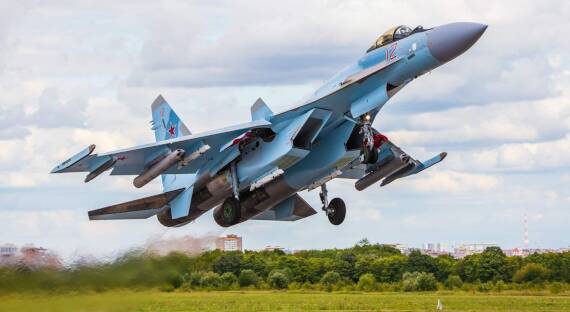 Российский истребитель сбил в воздушном бою украинский Су-27