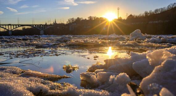 МЧС предупреждает: безопасного льда в Хакасии практически нет