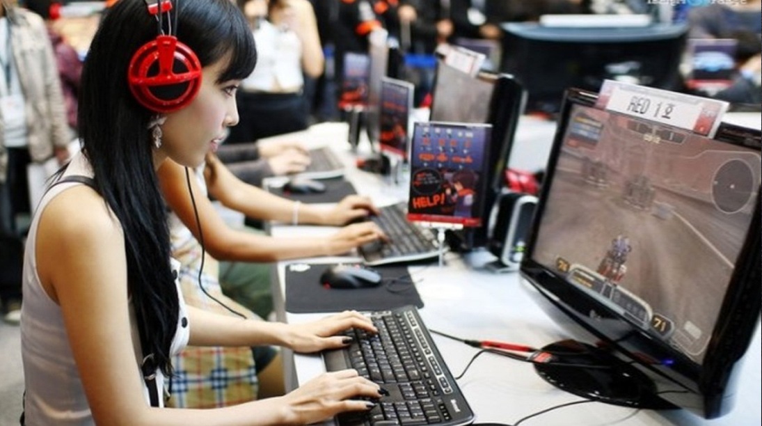 Хардкорный гейминг: китаянка прожила 10 лет в интернет-кафе