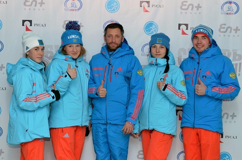 РУСАЛ передал профессиональный инвентарь и форму лыжникам Хакасии
