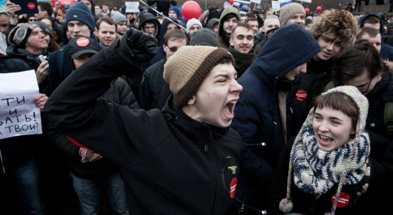 Госдума ввела штрафы за вовлечение малолетних в несанкционированные митинги