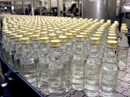 Совет Федерации призвал вернуть монополию государства на производство алкоголя