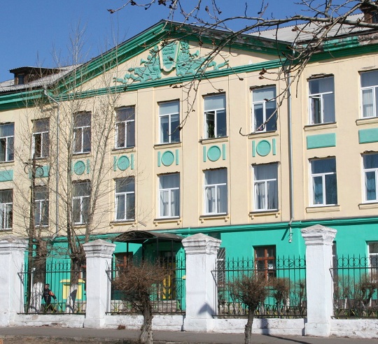 Черногорских школьников планировали отправить на каникулы 20 марта, но перенесли на завтра