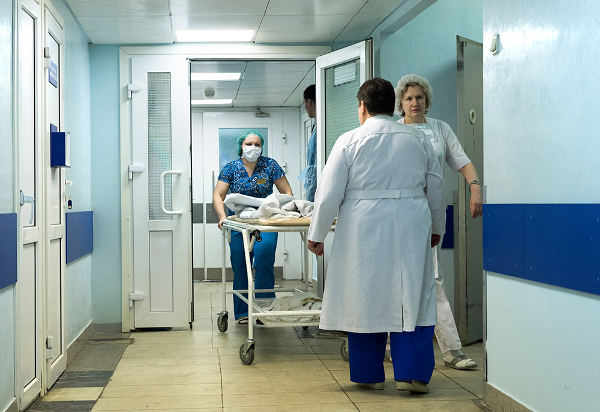 Более 20 детей отравились в ярославской областной больнице
