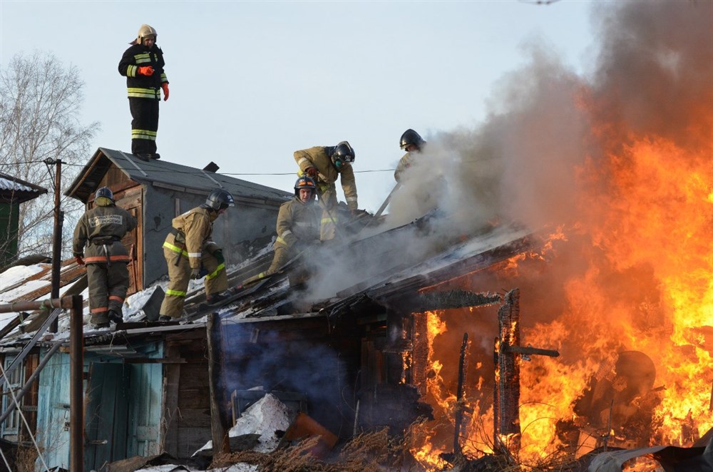 В Хакасии горел многоквартирный дом
