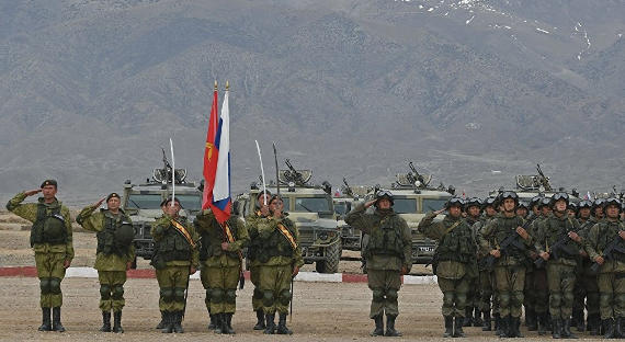 Президенты Киргизии и России обсудят статус российской военной базы