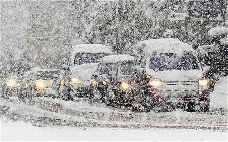 Дорожники Хакасии: в республике выпало снега в два раза больше месячной нормы
